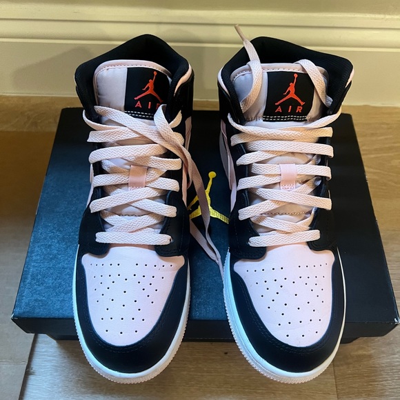 Nike air Jordan sneakers - Picture 3 of 6